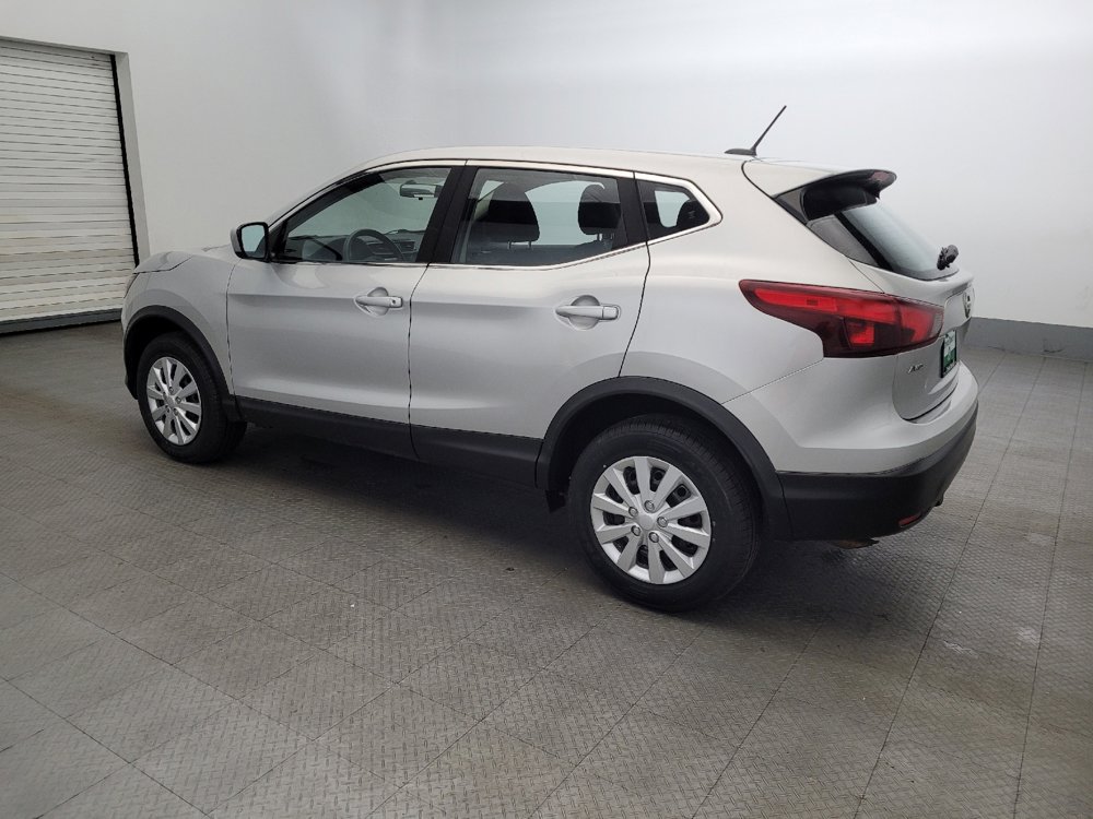 Used 2018 Nissan Rogue Sport S image 3
