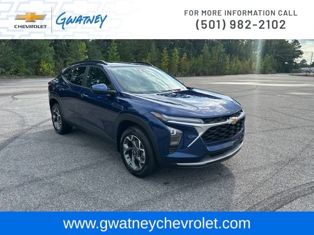 Used 2024 Chevrolet Trax LT w/ Driver Confidence Package FWD image 3
