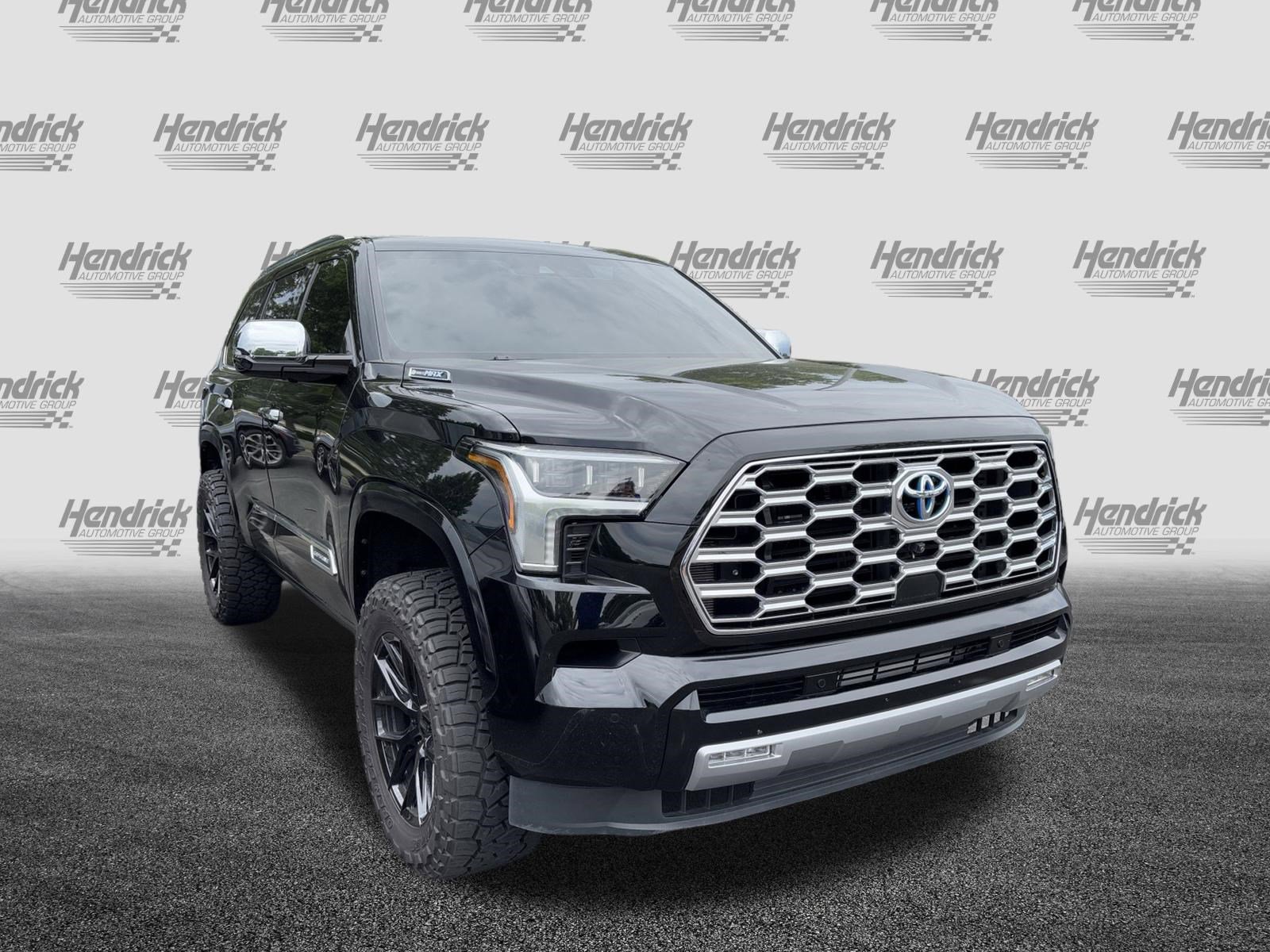 Used 2024 Toyota Sequoia Capstone AWD/4WD image 7