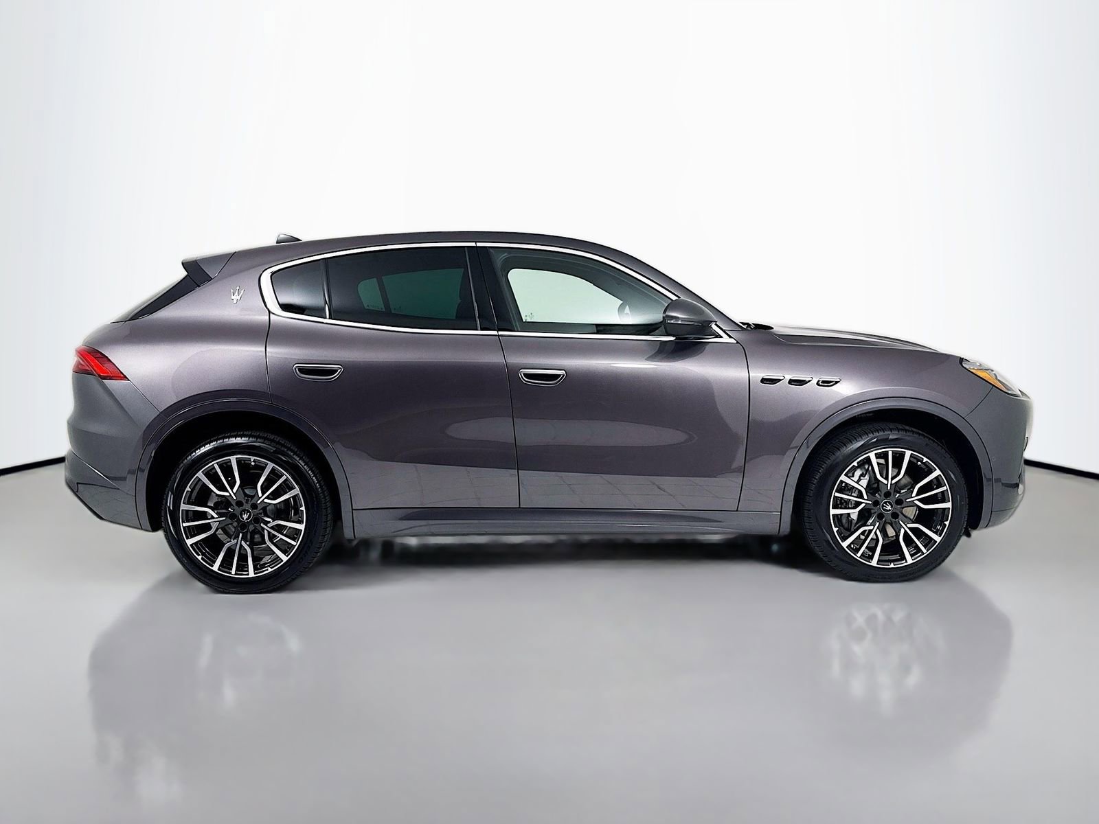 New 2025 Maserati Grecale GT AWD/4WD image 9