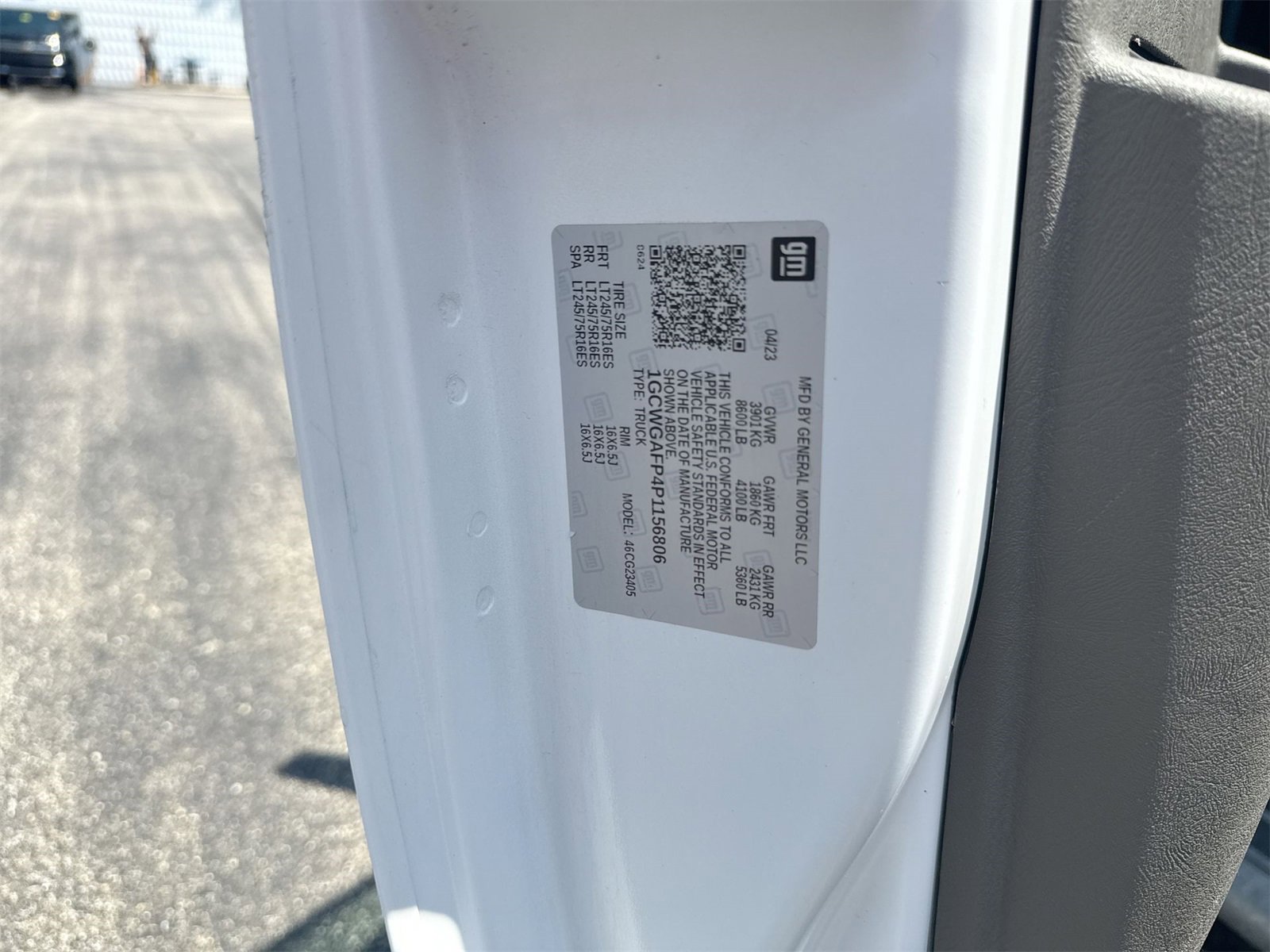 Used 2023 Chevrolet Express 2500 w/ Driver Convenience Package image 25