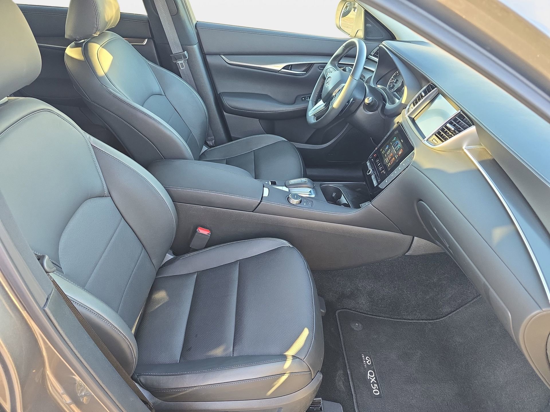 Used 2025 INFINITI QX50 Luxe image 10