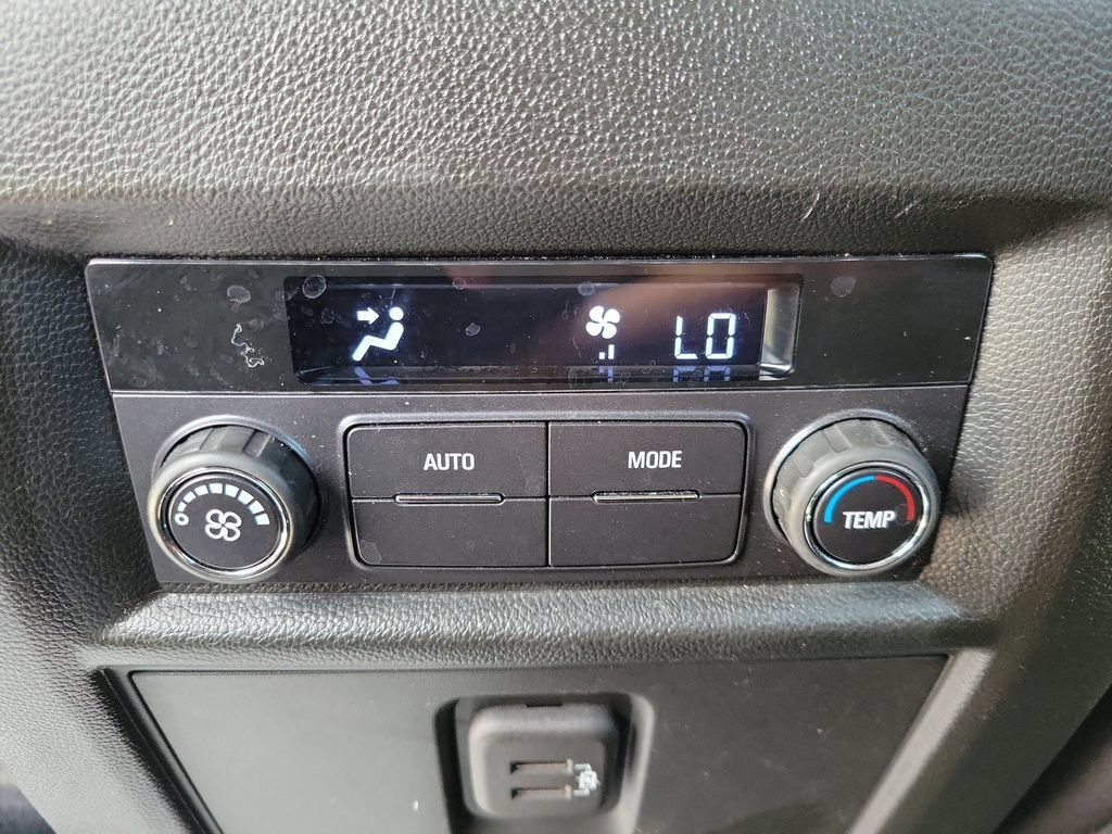Certified 2023 Chevrolet Traverse LT FWD image 16
