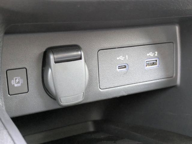 New 2025 Nissan Versa SR w/ Trunk Package image 21