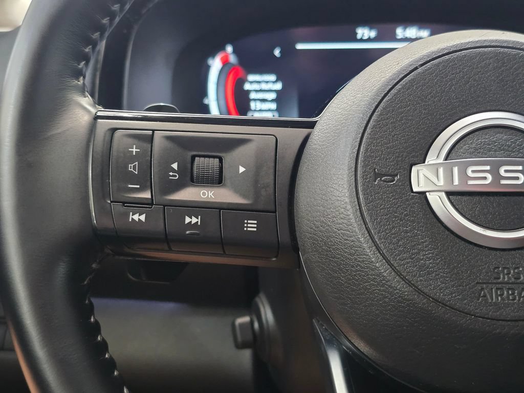 Used 2025 Nissan Pathfinder Platinum AWD/4WD image 11