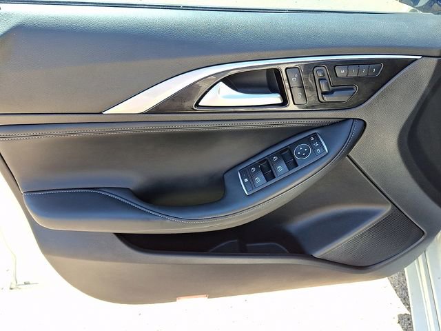 Used 2018 INFINITI QX30 Premium w/ Navigation Package FWD image 9
