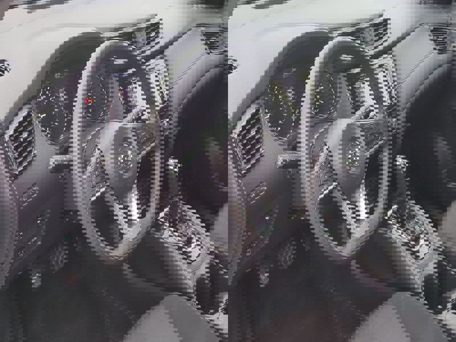 Used 2018 Nissan Rogue S AWD/4WD image 2