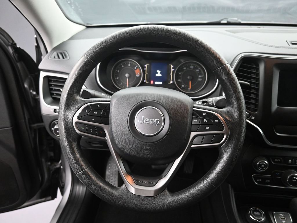 Used 2019 Jeep Cherokee Latitude w/ Popular Appearance Group AWD/4WD image 21