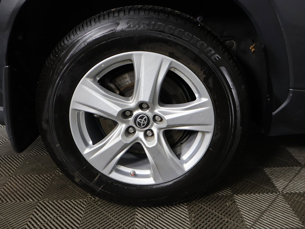 Used 2022 Toyota Highlander LE image 21