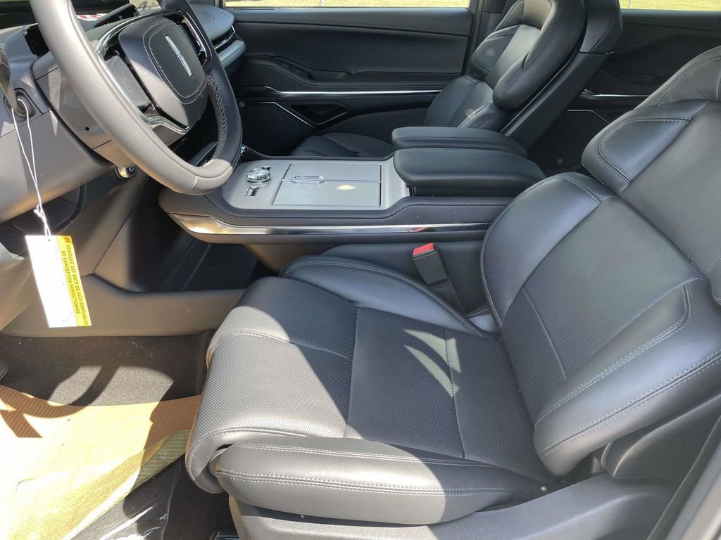 New 2025 Lincoln Navigator L Reserve w/ Jet Appearance Package image 13