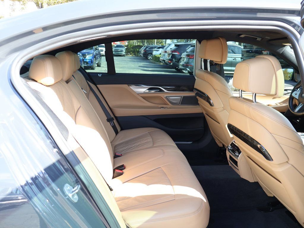 Used 2022 BMW 740i w/ M Sport Package image 40