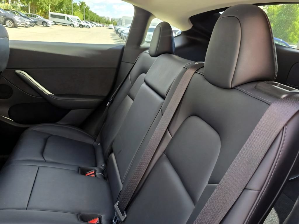 Used 2022 Tesla Model Y Performance AWD/4WD image 11