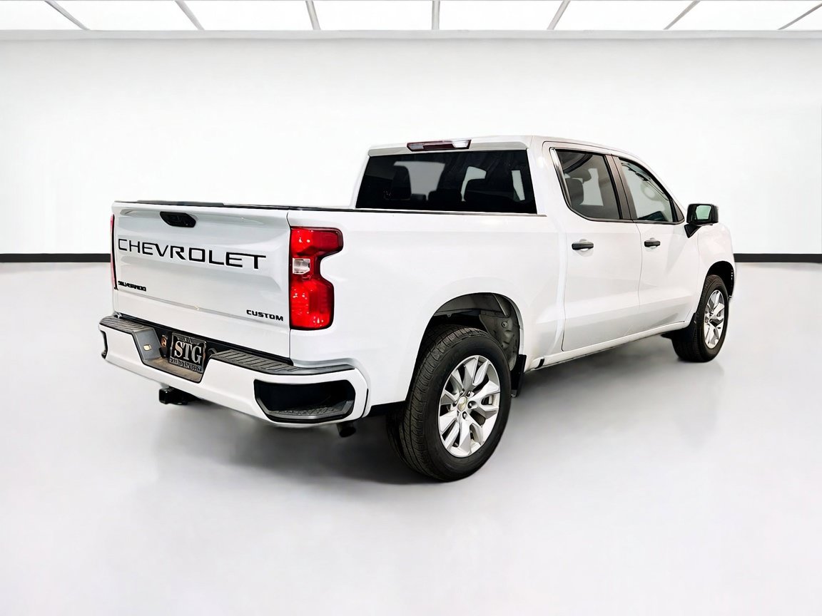 Used 2022 Chevrolet Silverado 1500 Custom w/ LPO, Dark Essentials Package RWD image 4