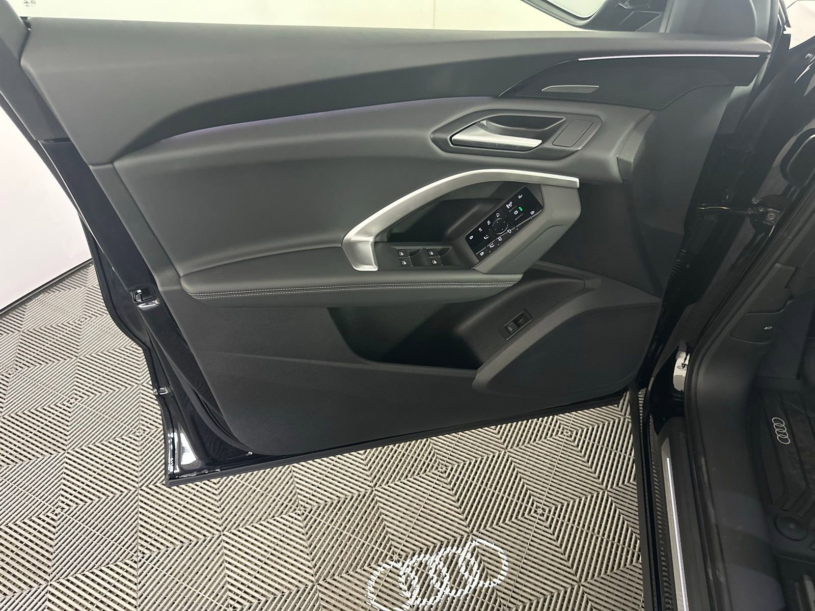 Certified 2025 Audi Q5 Premium w/ Premium Plus AWD/4WD image 15