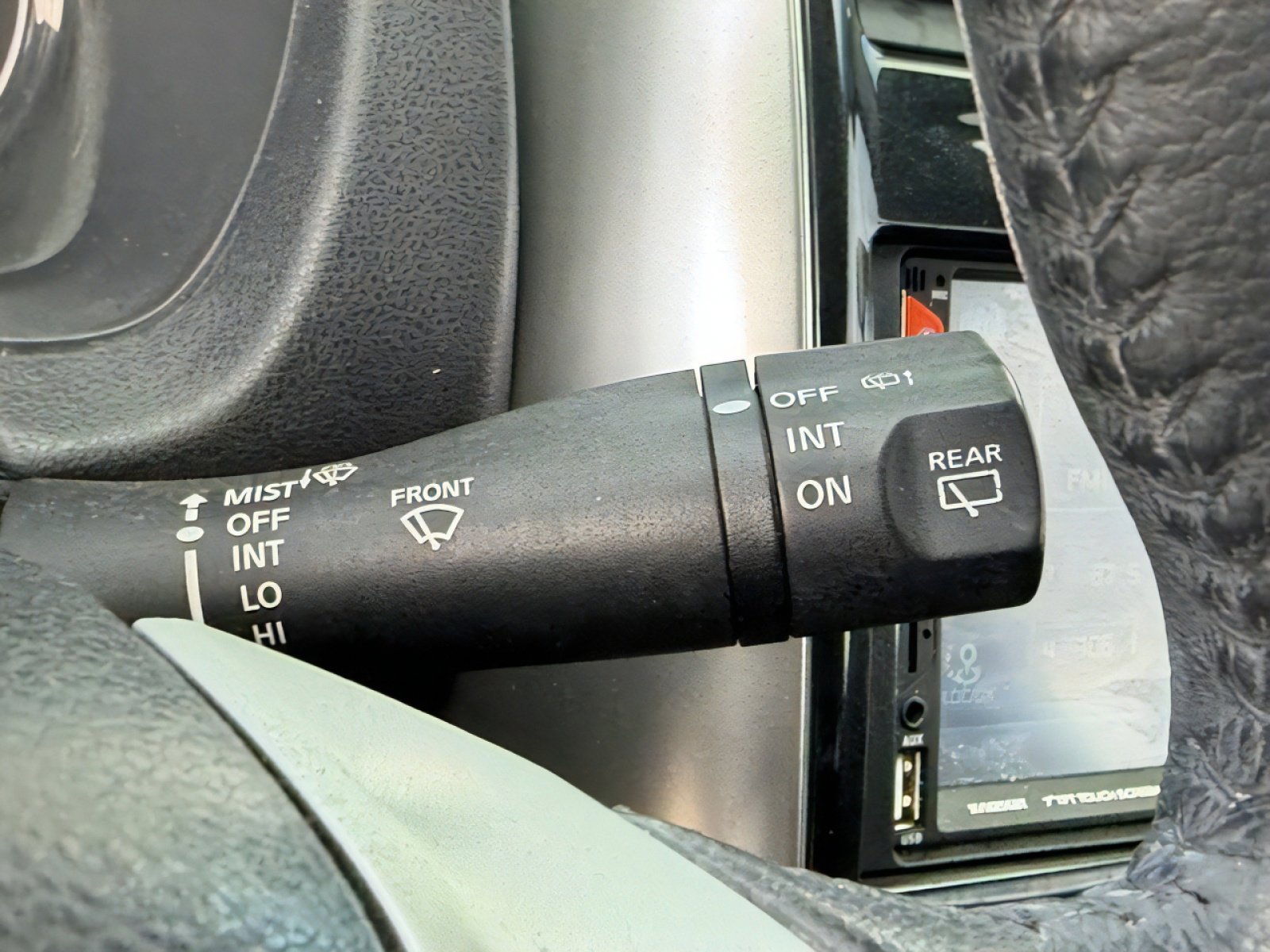 Used 2015 Nissan Versa Note SV FWD image 24