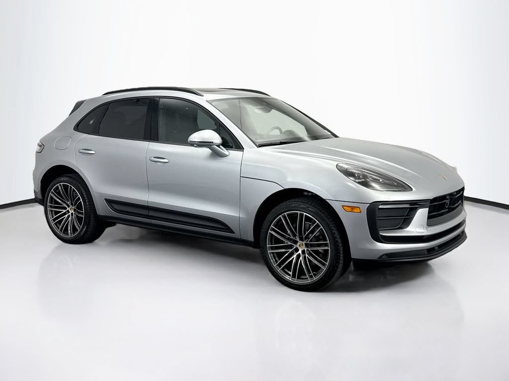 Used 2026 Porsche Macan AWD/4WD image 9