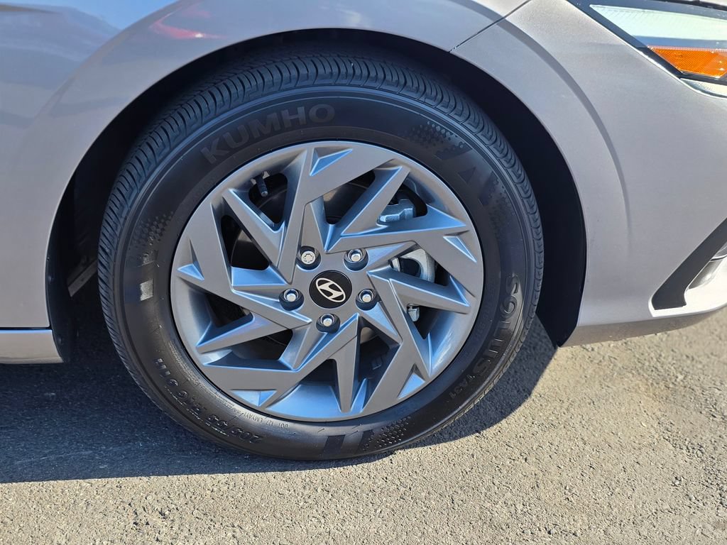 Certified 2024 Hyundai Elantra SEL FWD image 8