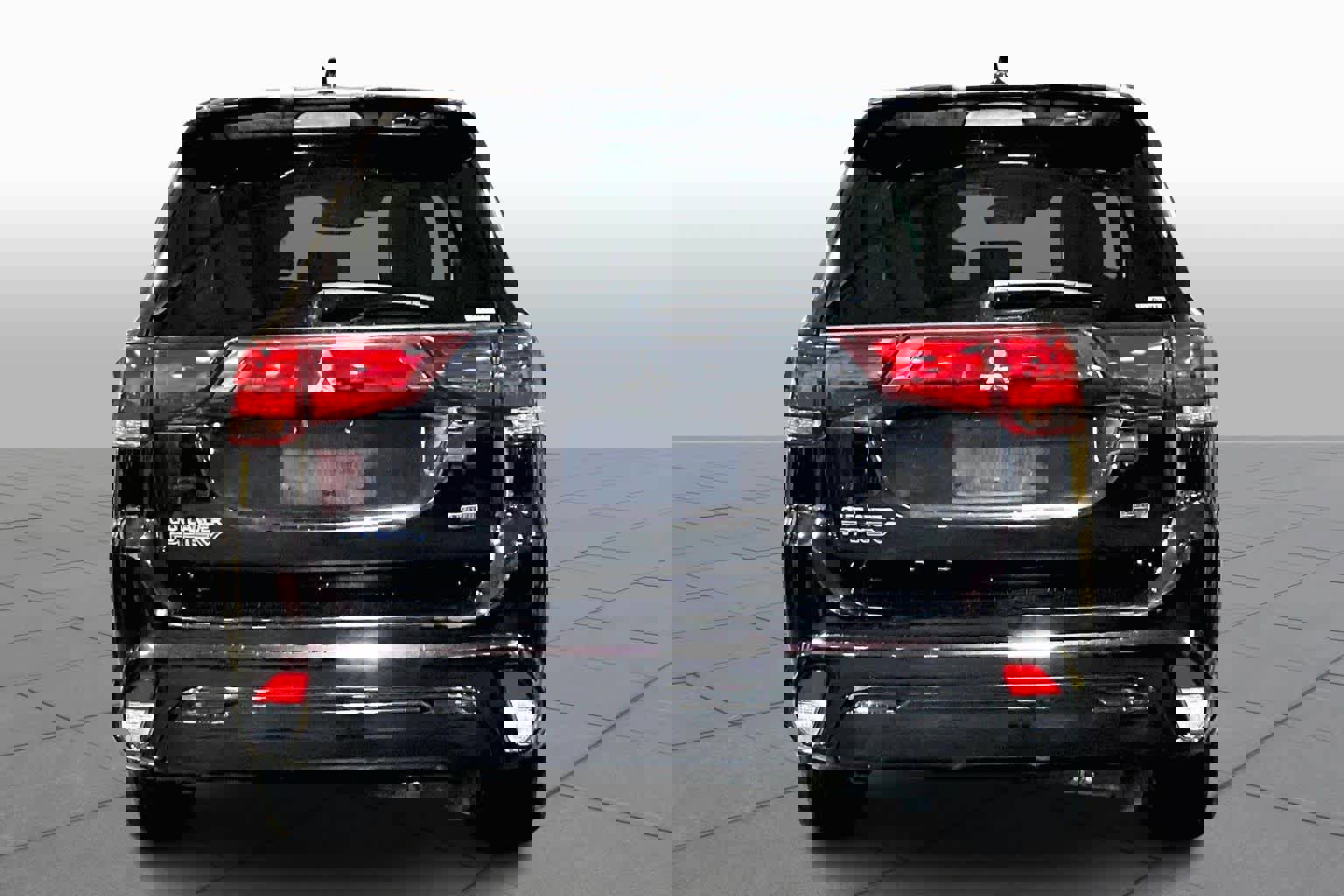 Used 2021 Mitsubishi Outlander LE image 4