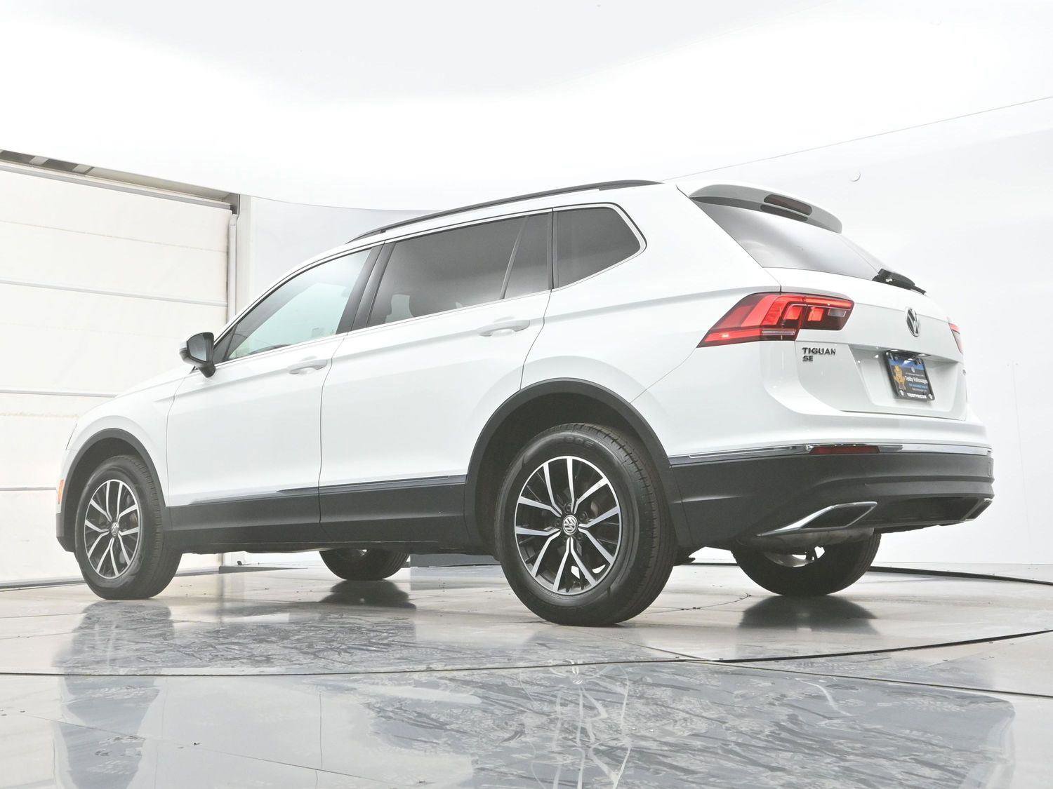 Used 2021 Volkswagen Tiguan SE w/ Panoramic Sunroof Package AWD/4WD image 30