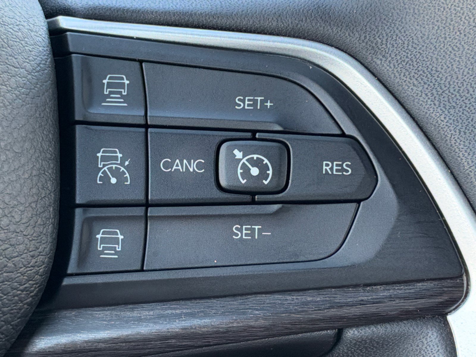 Used 2024 Jeep Grand Cherokee Limited 4xe AWD/4WD image 29