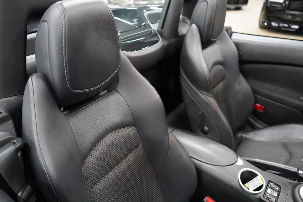 Used 2019 Nissan 370Z Touring RWD image 21