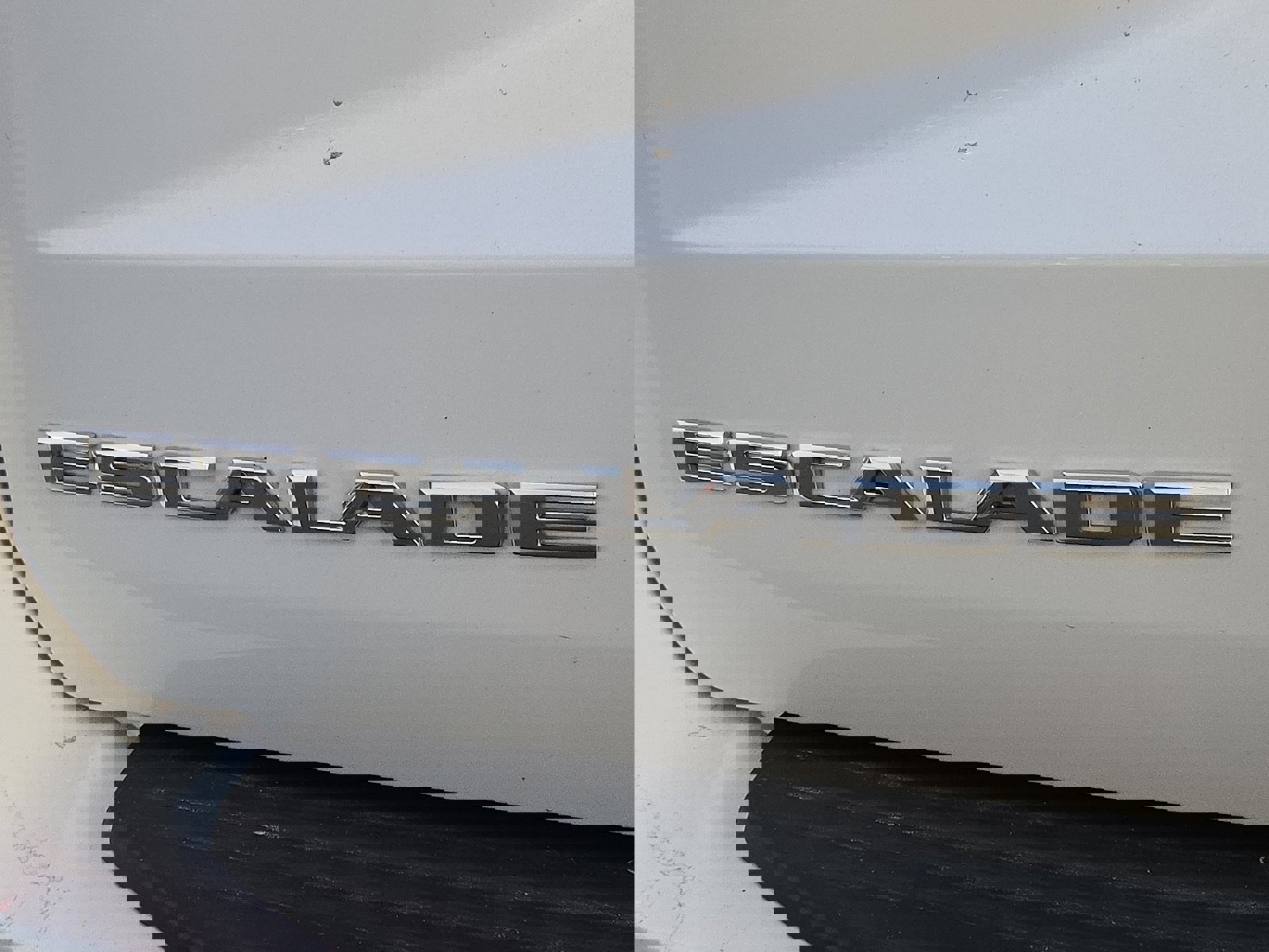 Used 2023 Cadillac Escalade Premium Luxury image 31