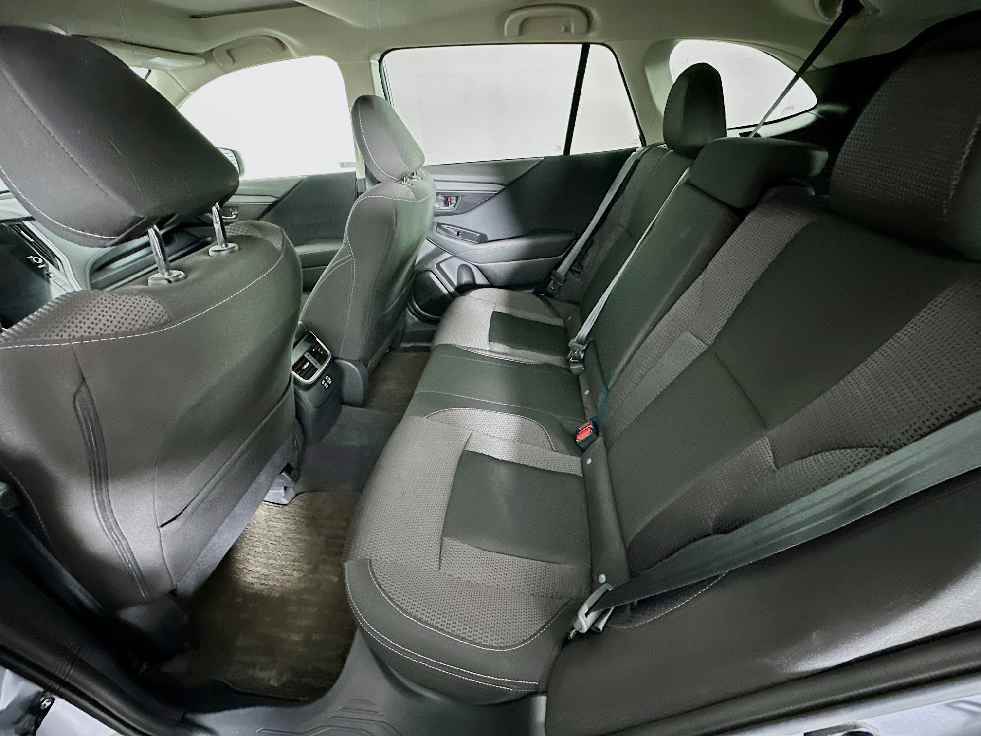 Used 2025 Subaru Outback Premium image 28