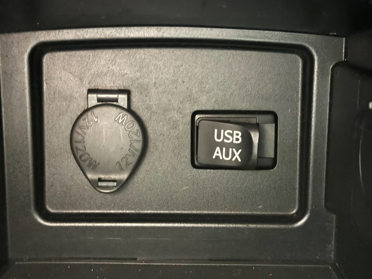 Used 2011 Toyota Camry LE w/ LE Extra-Value Pkg image 32