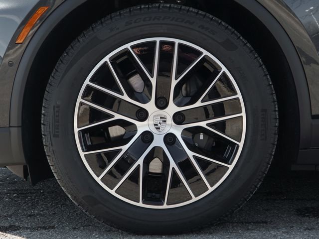 New 2026 Porsche Macan 4 Electric image 10