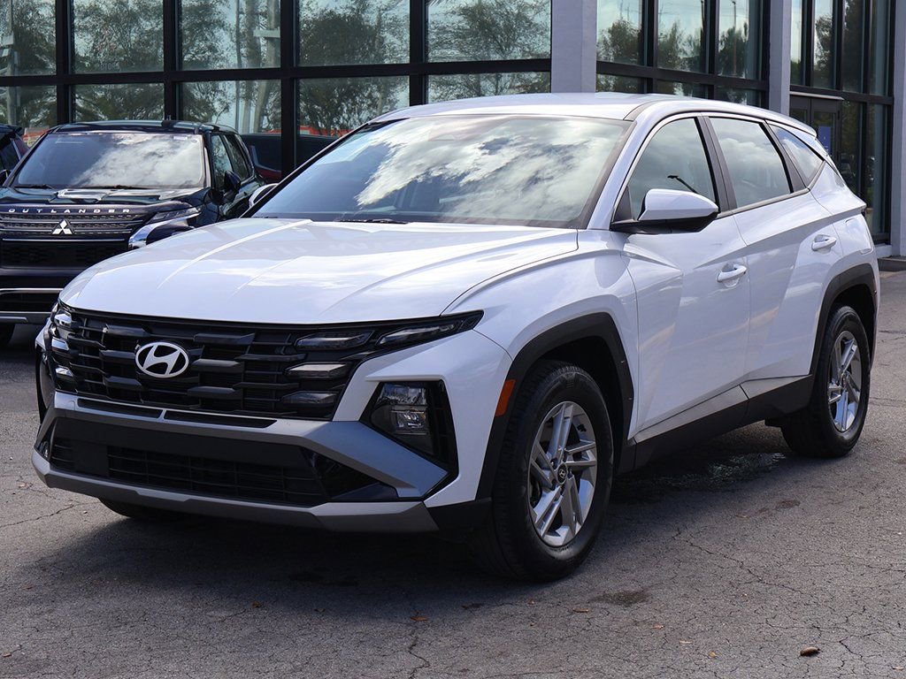 Used 2025 Hyundai Tucson SE image 6