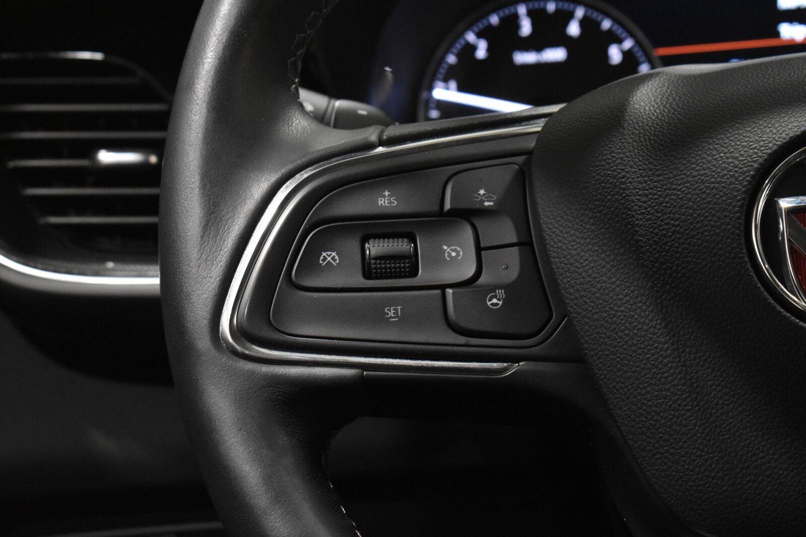 Used 2023 Buick Envision Essence FWD image 6