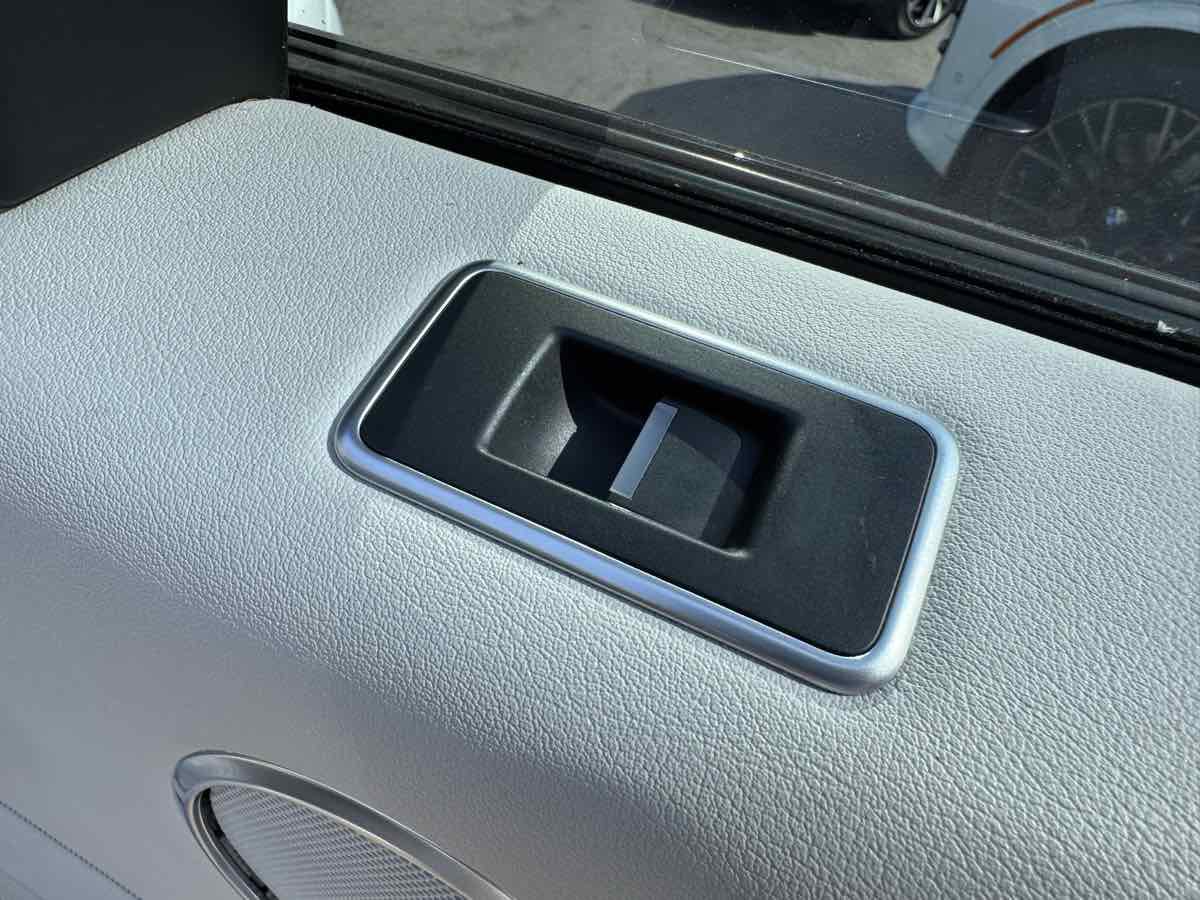 Used 2017 Land Rover Range Rover Supercharged image 39