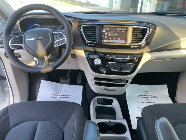 Used 2023 Chrysler Voyager LX FWD image 15