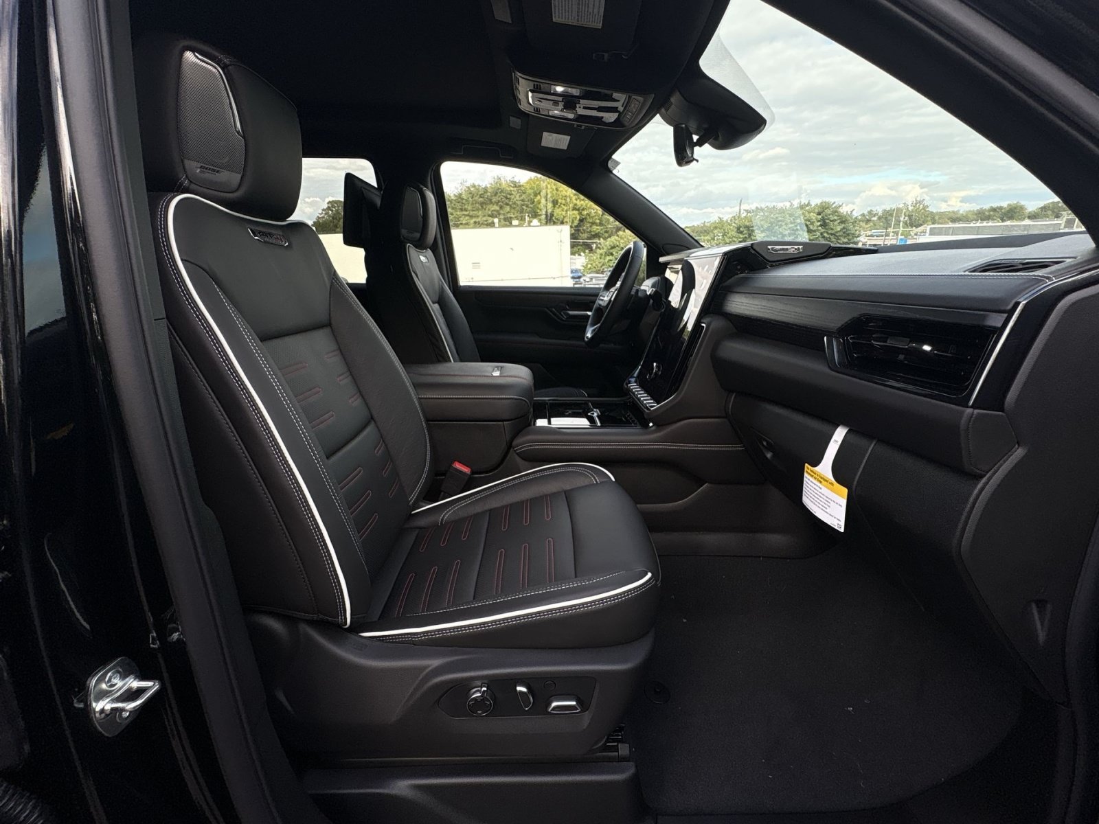 New 2026 GMC Yukon AT4 Ultimate AWD/4WD image 26