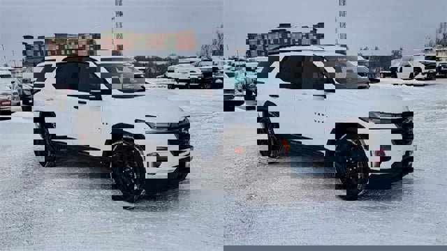 Certified 2023 Chevrolet Traverse Premier w/ Redline Edition image 2