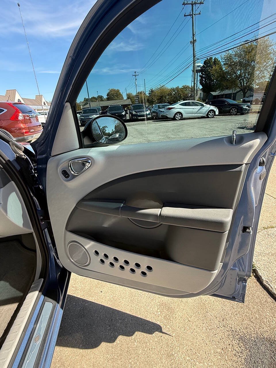 Used 2007 Chrysler PT Cruiser Limited w/ Chrome Accents Group FWD image 9