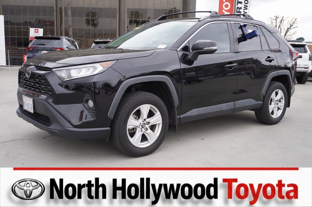 Used 2020 Toyota RAV4 XLE image 4