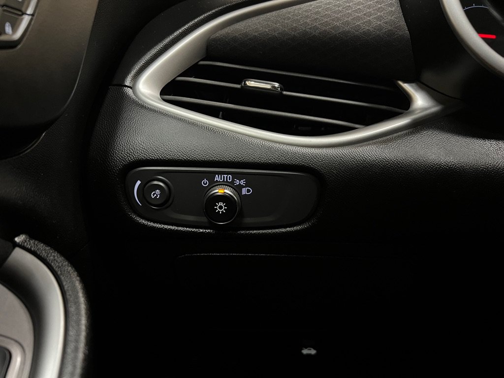 Used 2022 Chevrolet Malibu RS FWD image 32