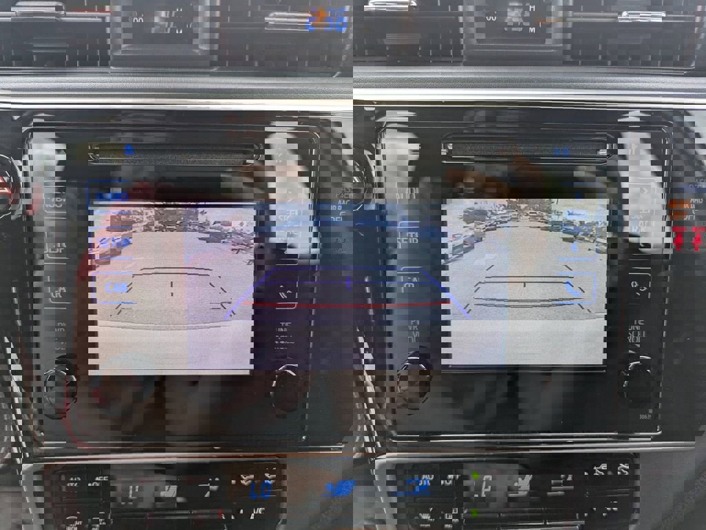 Used 2018 Toyota Corolla LE image 18