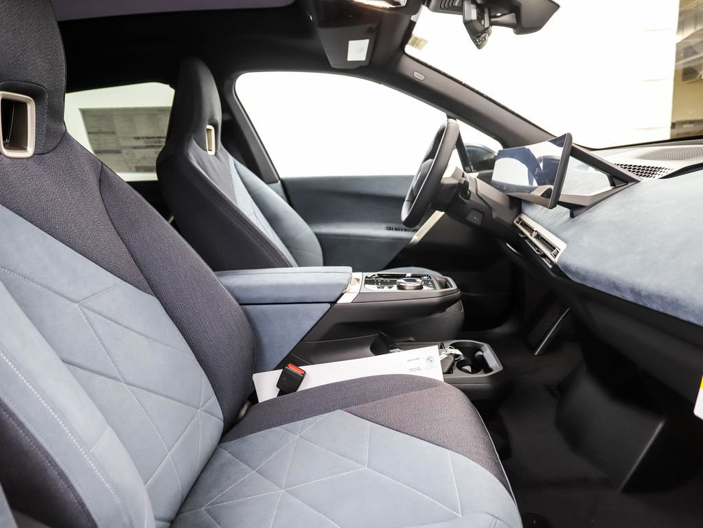 New 2026 BMW iX xDrive45 image 30