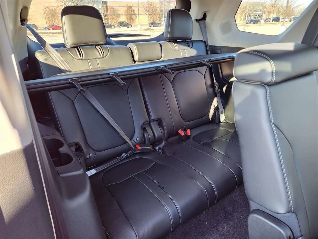 Used 2024 Honda Pilot Elite image 25