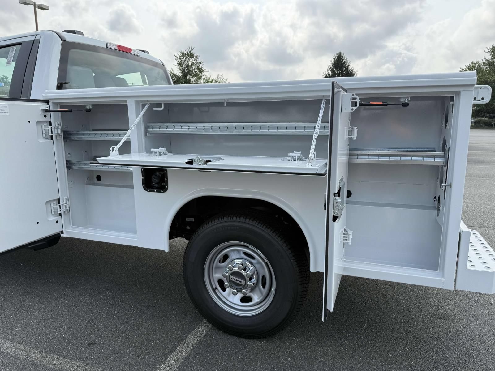 New 2025 Ford F250 XL w/ XL Chrome Package AWD/4WD image 10