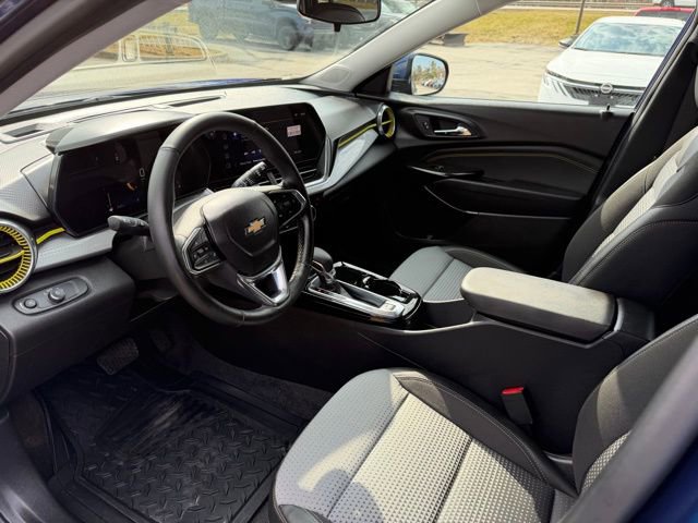 Used 2024 Chevrolet Trax LT w/ Driver Confidence Package image 21