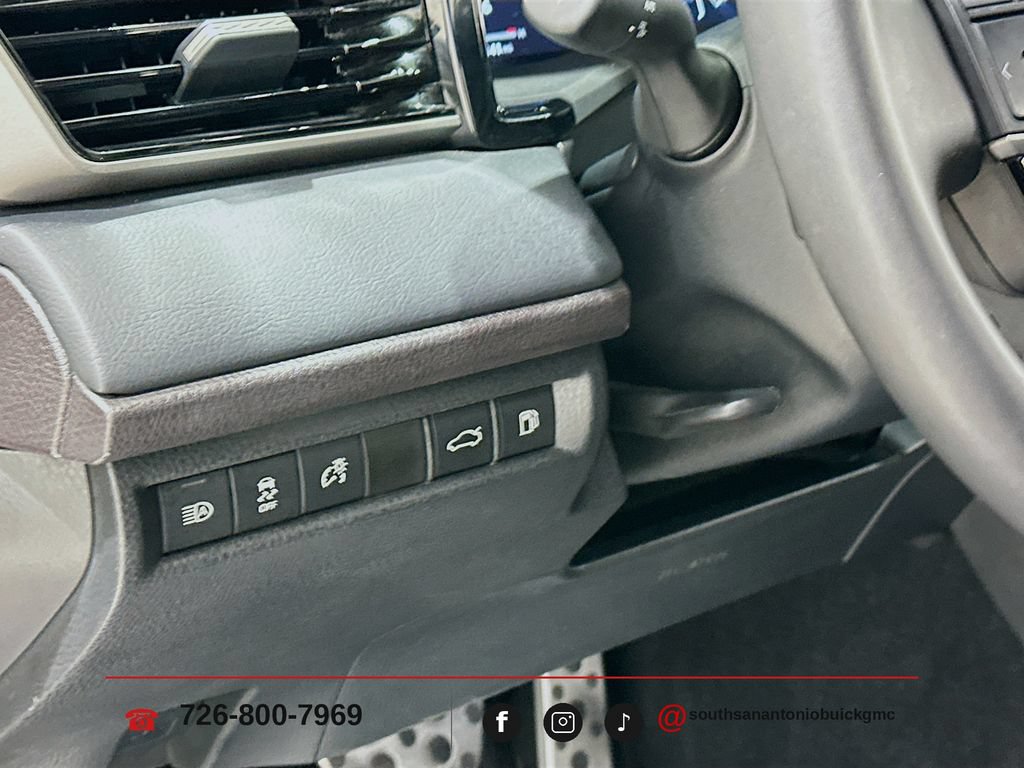 Used 2025 Toyota Camry XSE FWD image 11