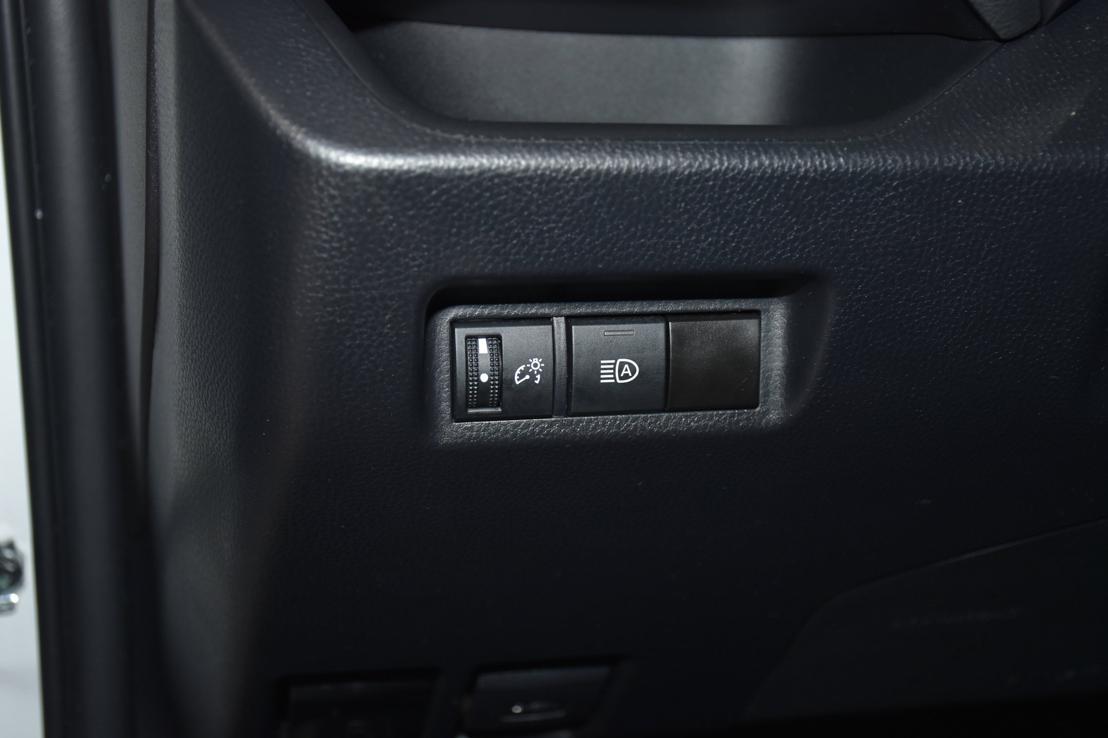 Used 2023 Toyota RAV4 LE FWD image 12