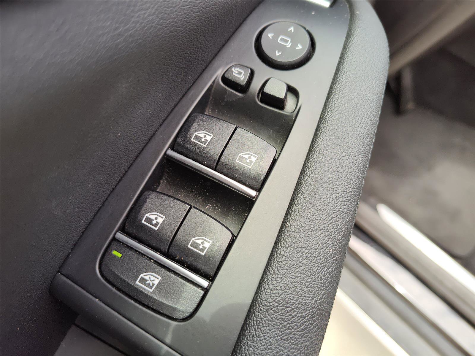 Used 2019 BMW X5 xDrive40i w/ Premium Package 2 image 18