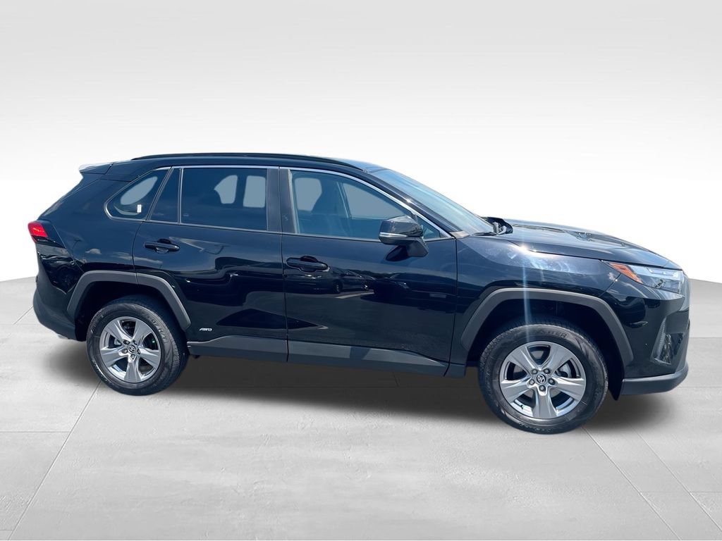 Used 2024 Toyota RAV4 LE AWD/4WD image 9