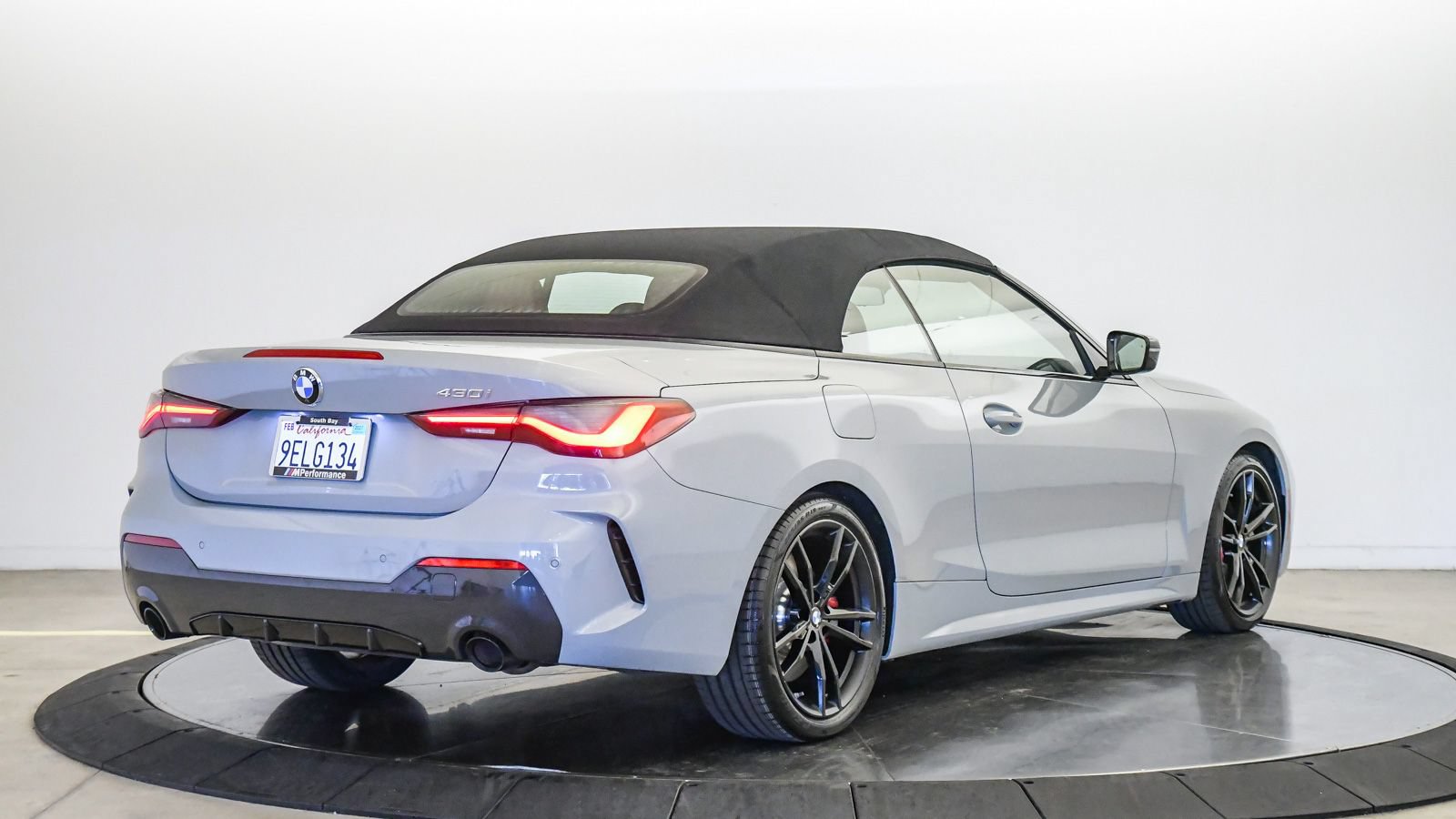 Used 2023 BMW 430i Convertible w/ M Sport Package RWD image 10