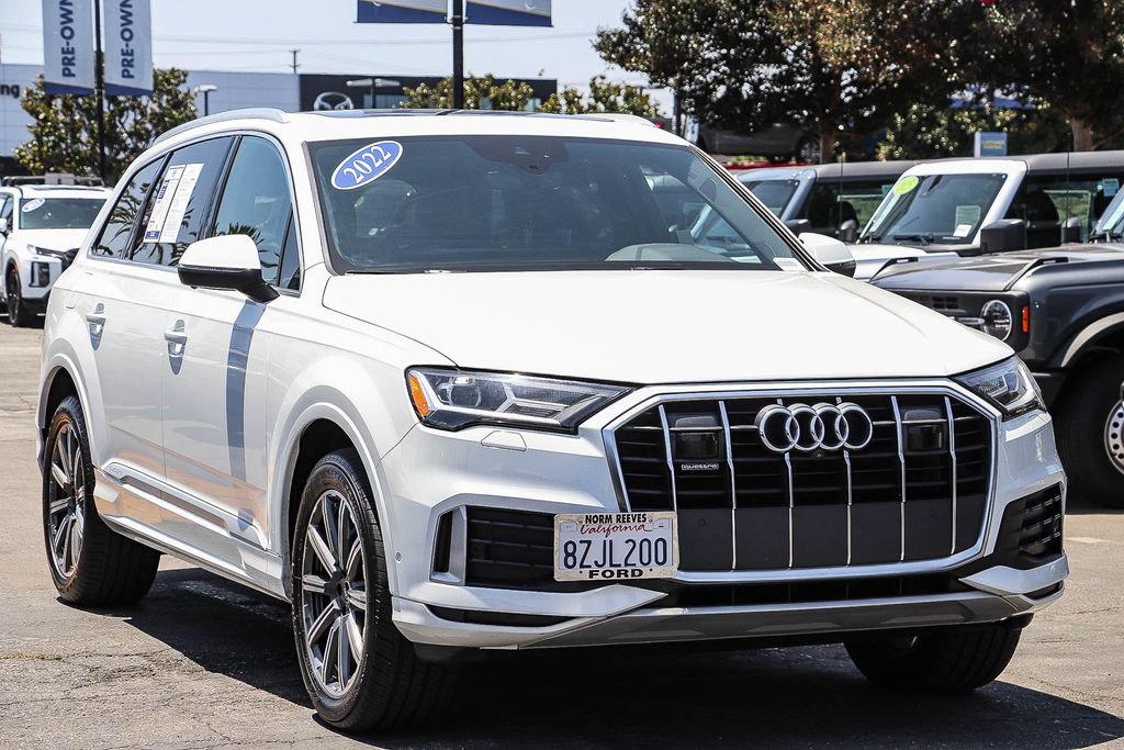 Used 2022 Audi Q7 2.0T Premium Plus w/ Premium Plus Package AWD/4WD image 3