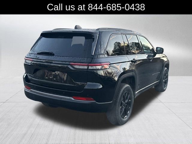 New 2026 Jeep Grand Cherokee Altitude RWD image 5